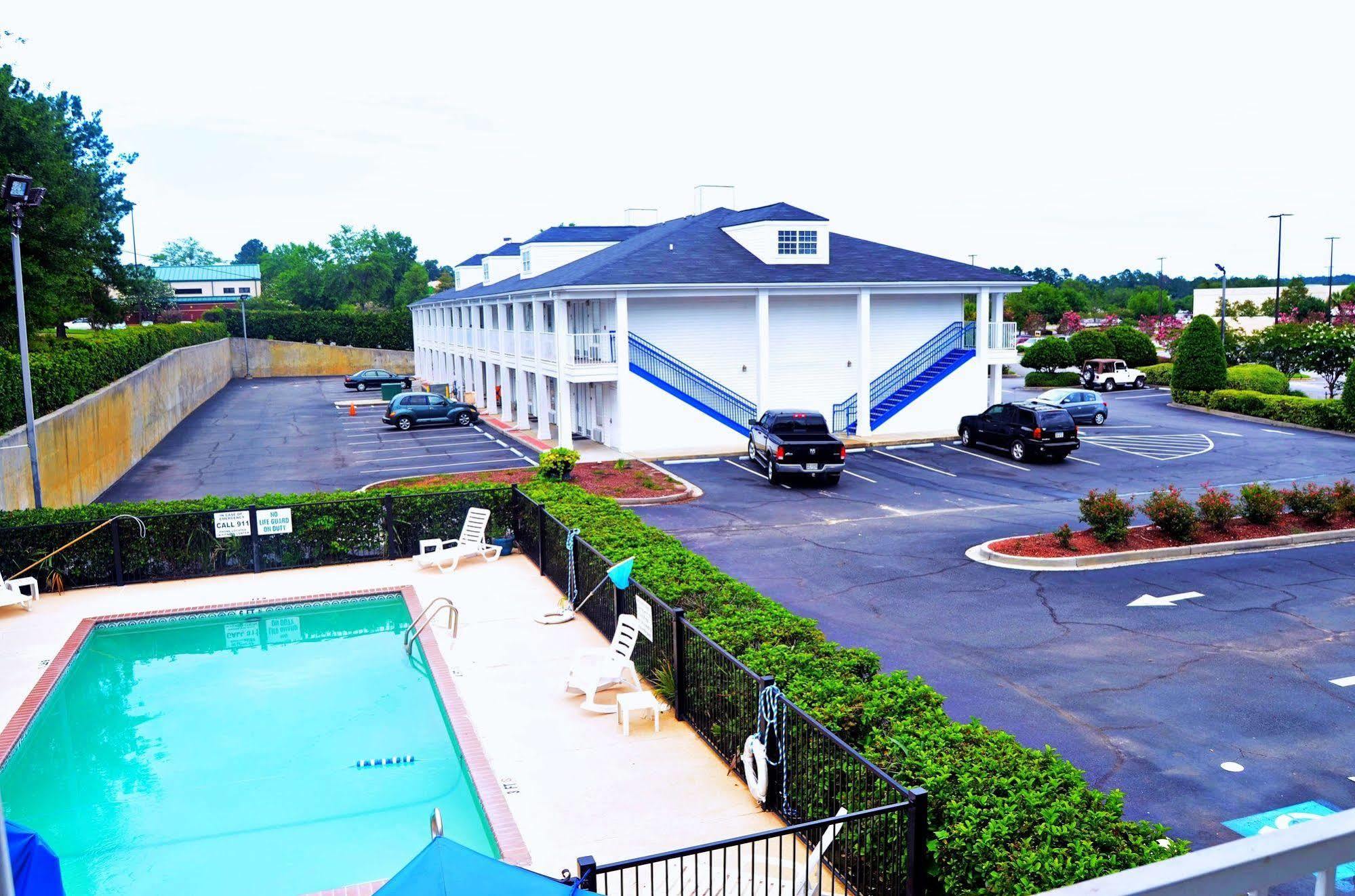 Baymont By Wyndham Valdosta At Valdosta Mall Extérieur photo