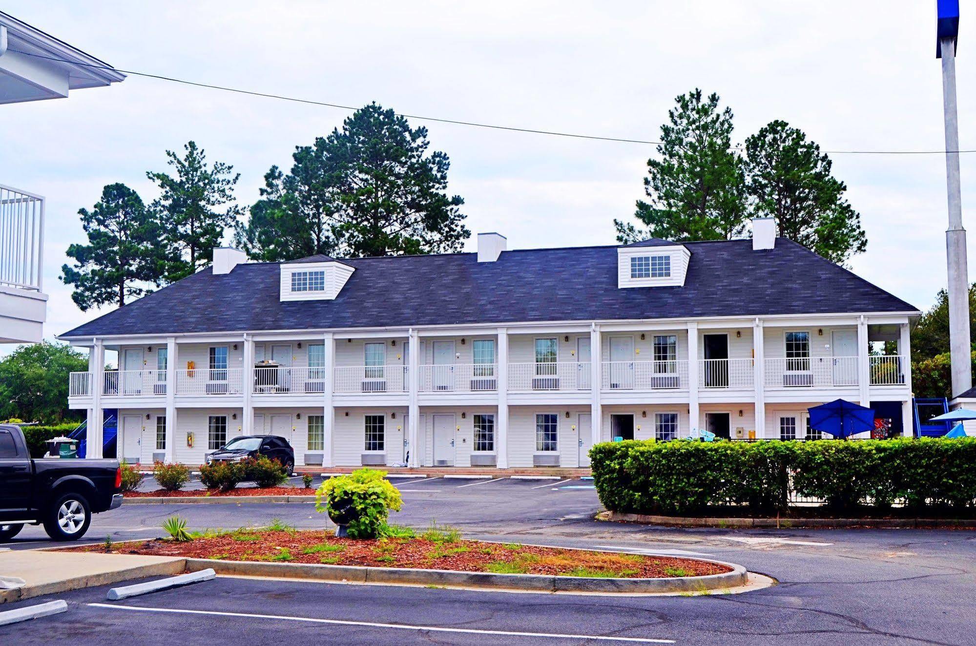 Baymont By Wyndham Valdosta At Valdosta Mall Extérieur photo